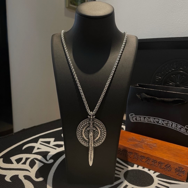 Ch**me He**ts necklaces